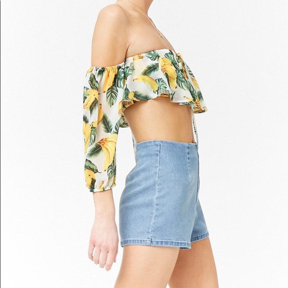 FOREVER 21 GREEN BANANA PRINT CROP TOP